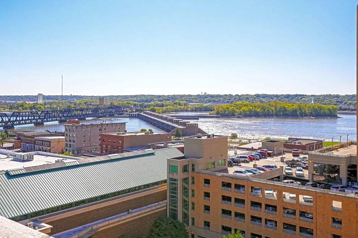 Apartment for rent at 106 E 3rd St, Davenport, IA 52801