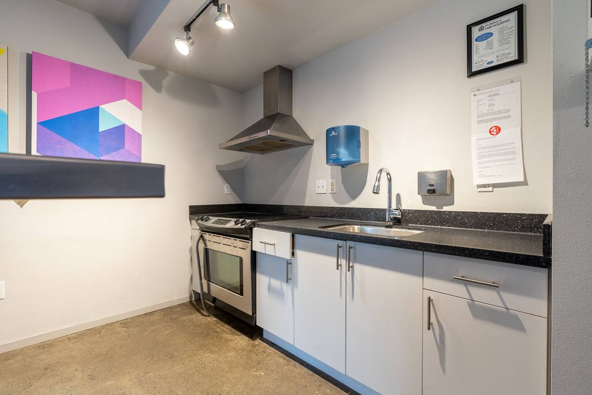422 11th Ave E, Seattle, WA 98102 - Apartment for Rent - Image 7