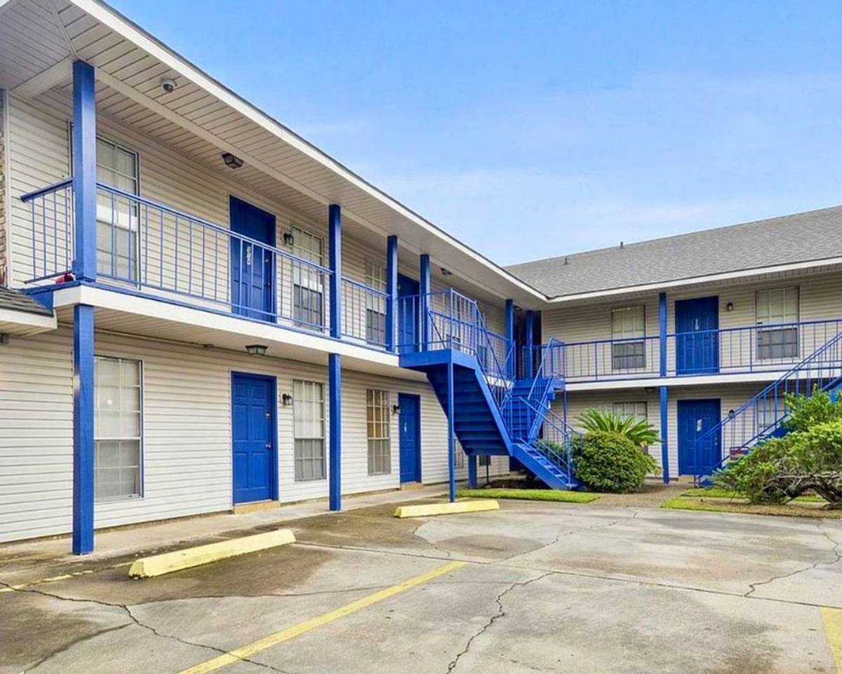 Apartment for rent at 6869 Rembrandt Ave, Baton Rouge, LA 70806