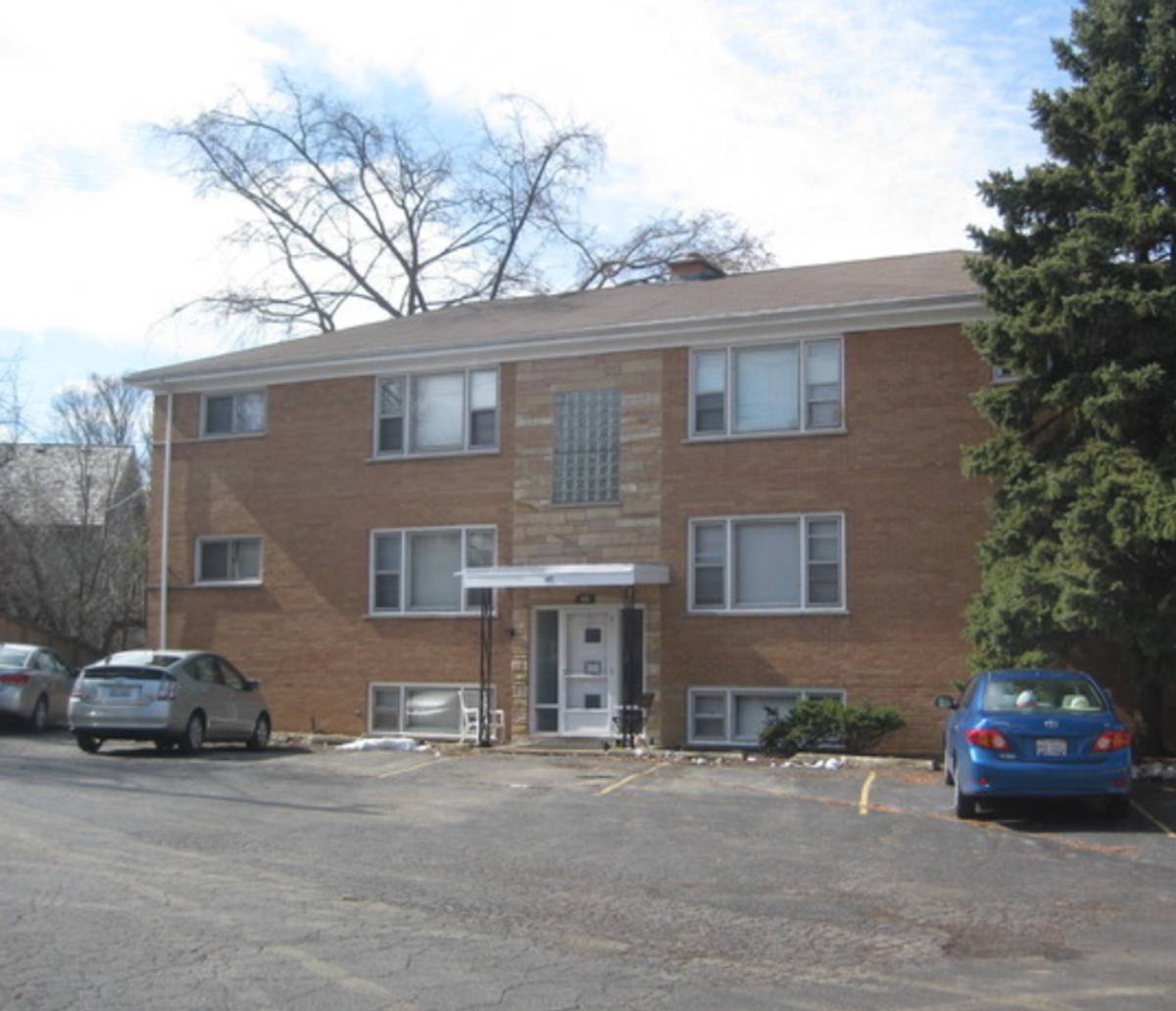 143 Ann St 2S, Clarendon Hills, IL 60514 Apartment For Rent