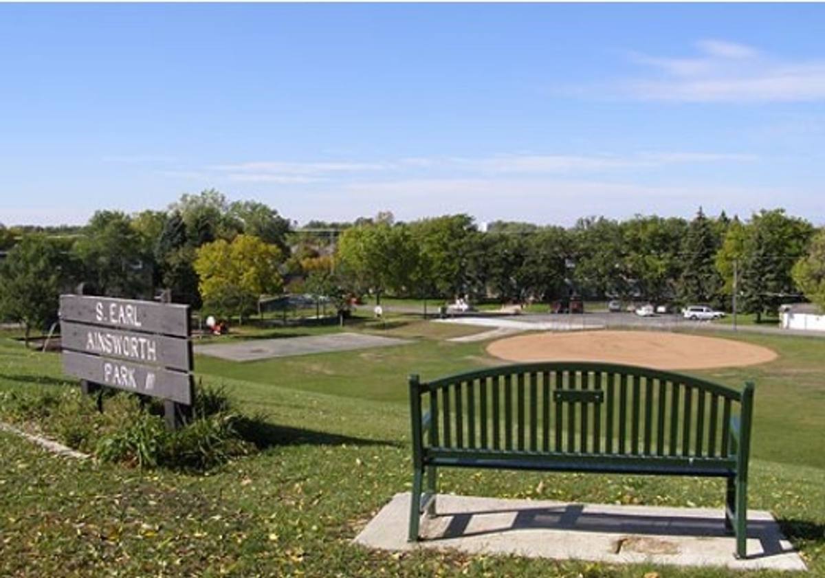 Apartment for rent at 2700-2712-2727 Rhode Island Ave, Minneapolis, MN 55426