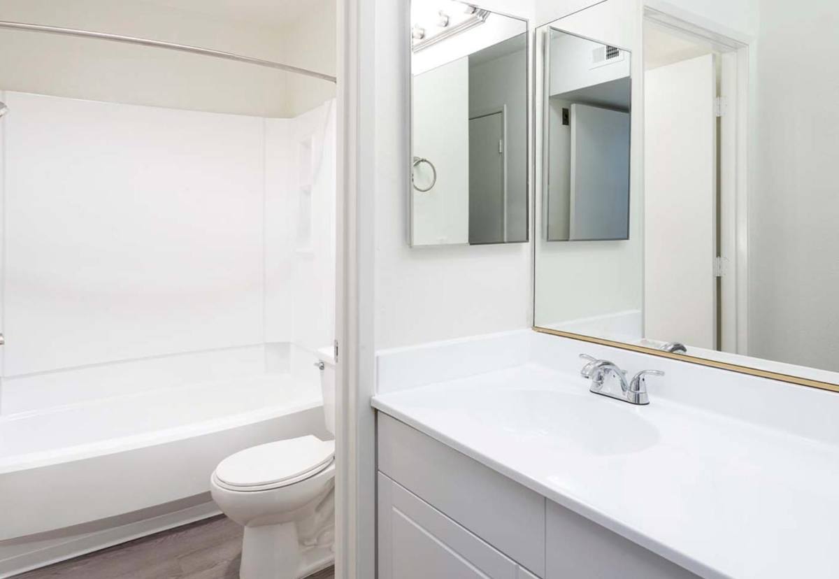 Northridge Gardens Apartment Homes 17821 Lassen St, Northridge, CA