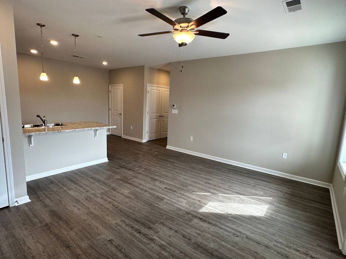 Apartment for rent at 1077 Gateview Dr, Portland, TN 37148