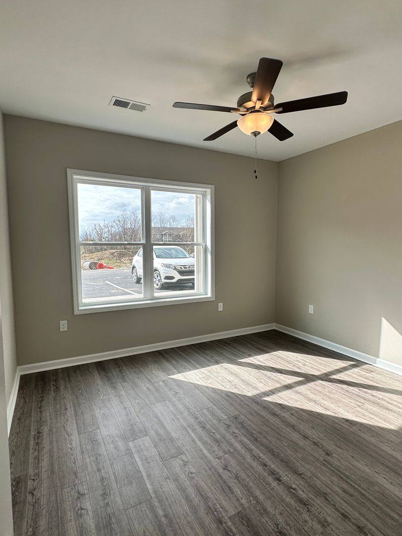 Apartment for rent at 1077 Gateview Dr, Portland, TN 37148