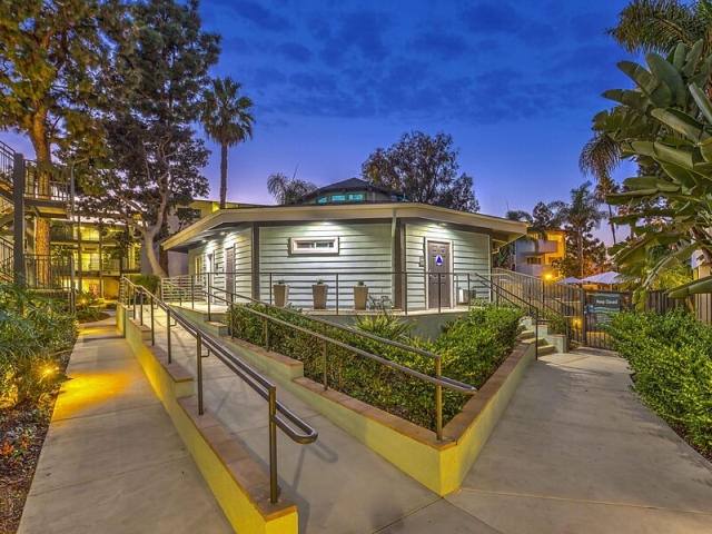 Apartment for rent at 425 Merrimac Way #E32, Costa Mesa, CA 92626