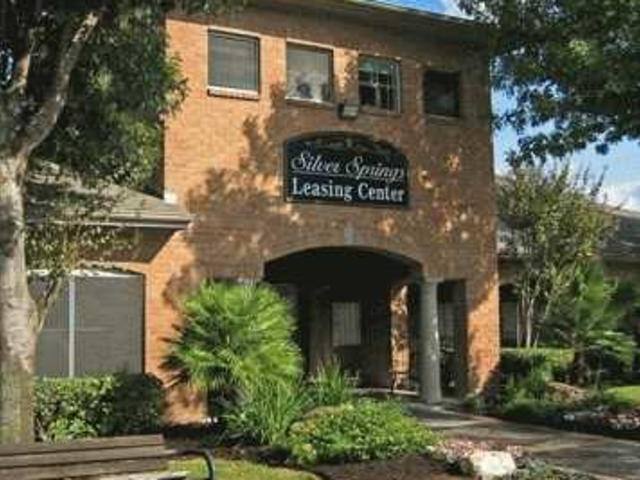 Apartment for rent at 12151 N I H 35 #E23, Austin, TX 78753