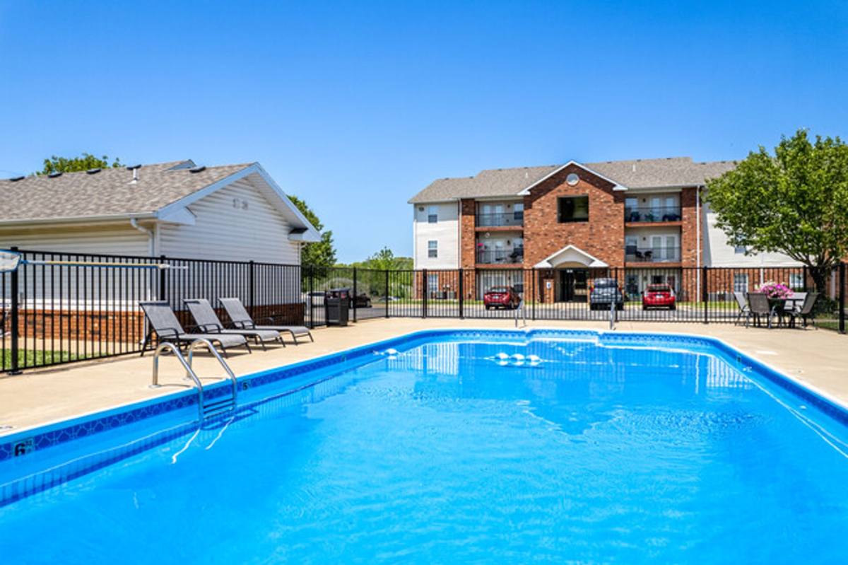 Apartment for rent at 228 W Tracker Rd, Nixa, MO 65714