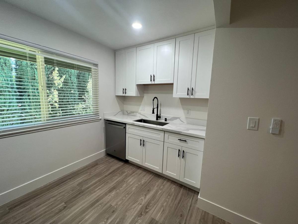 Diablo Riviera 940 Fulton Ave, Sacramento, CA 95825 Apartment For