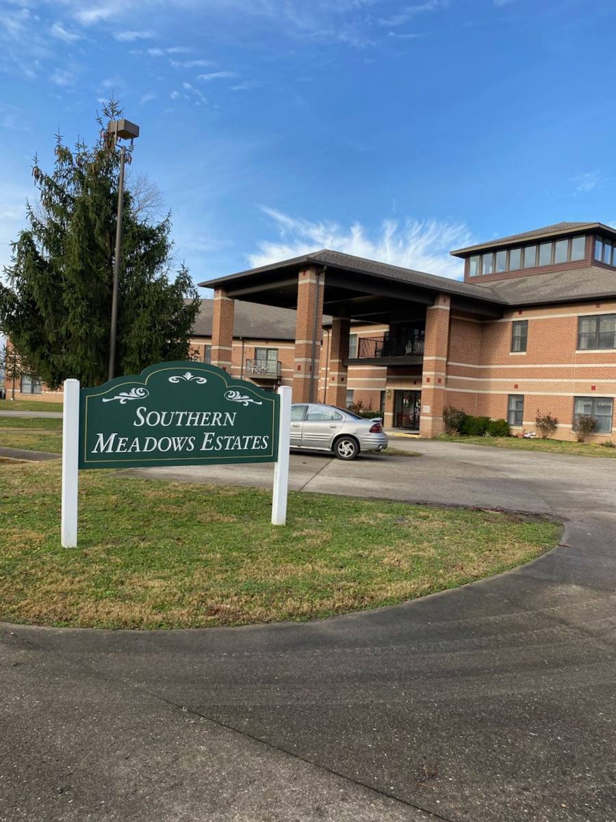 Apartment for rent at 1811 Pine St, Lawrenceville, IL 62439