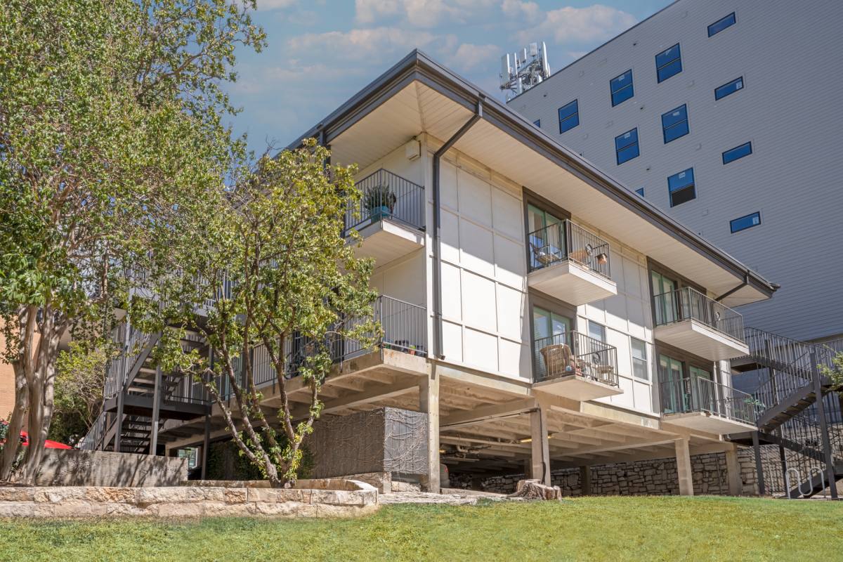 Apartment for rent at 2520 Longview St, Austin, TX 78705