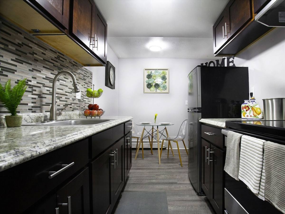 Apartment for rent at 14100 Lakeshore Blvd, Cleveland, OH 44110