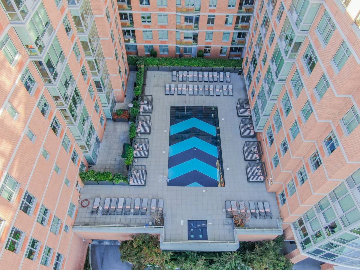 Apartment for rent at 7606 River Rd, North Bergen, NJ 07047