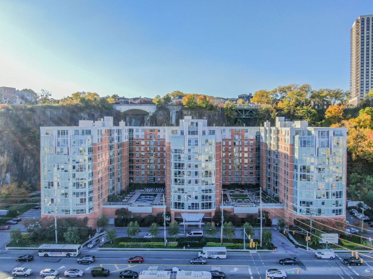 Apartment for rent at 7606 River Rd, North Bergen, NJ 07047