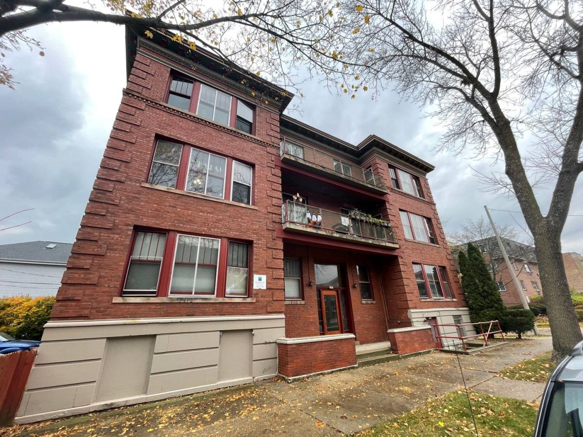 2301 2303 E Belleview Place, Milwaukee, WI 53211 Apartment For Rent RentalSource