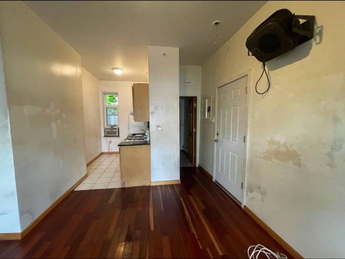 Apartment for rent at 4236 Chestnut St #1F, Philadelphia, PA 19104