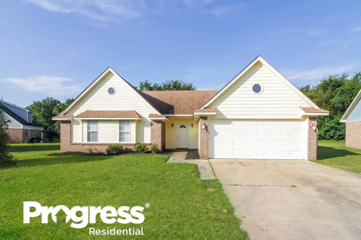 9889 Leigh Ann Dr, Olive Branch, MS 38654