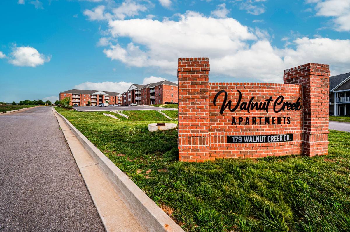 Apartment for rent at Walnut Creek, 179 Walnut Creek Dr, Bowling Green, KY 42101