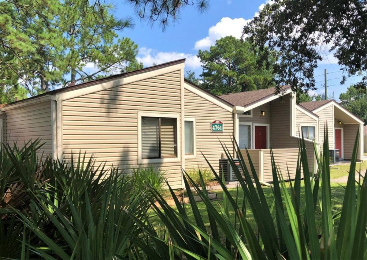 Apartment for rent at 4731-4761 Radcliff Court, Jacksonville, FL 32217