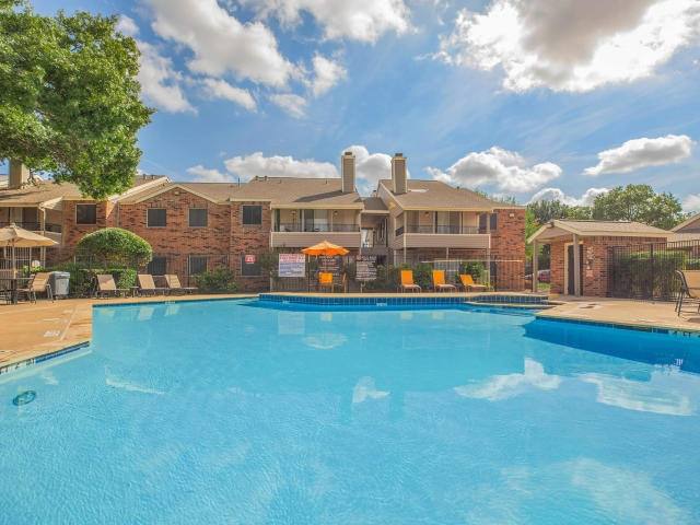Apartment for rent at 6897 Meadow Crest Dr #D32, North Richland Hills, TX 76180