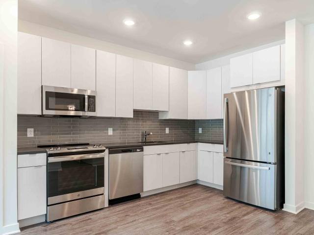 Apartment for rent at 501 N Christopher Columbus Blvd #D12, Philadelphia, PA 19123