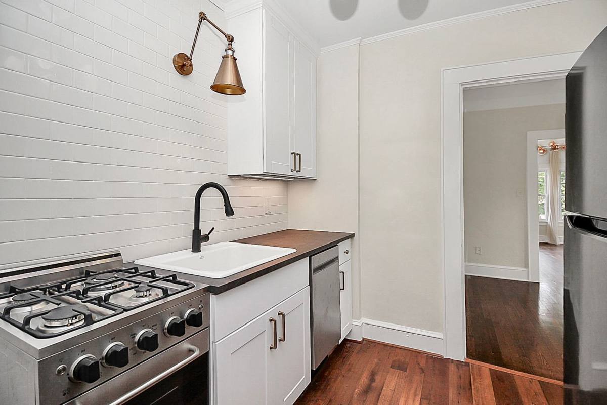 Apartment for rent at 1620 E Blvd, Charlotte, NC 28203