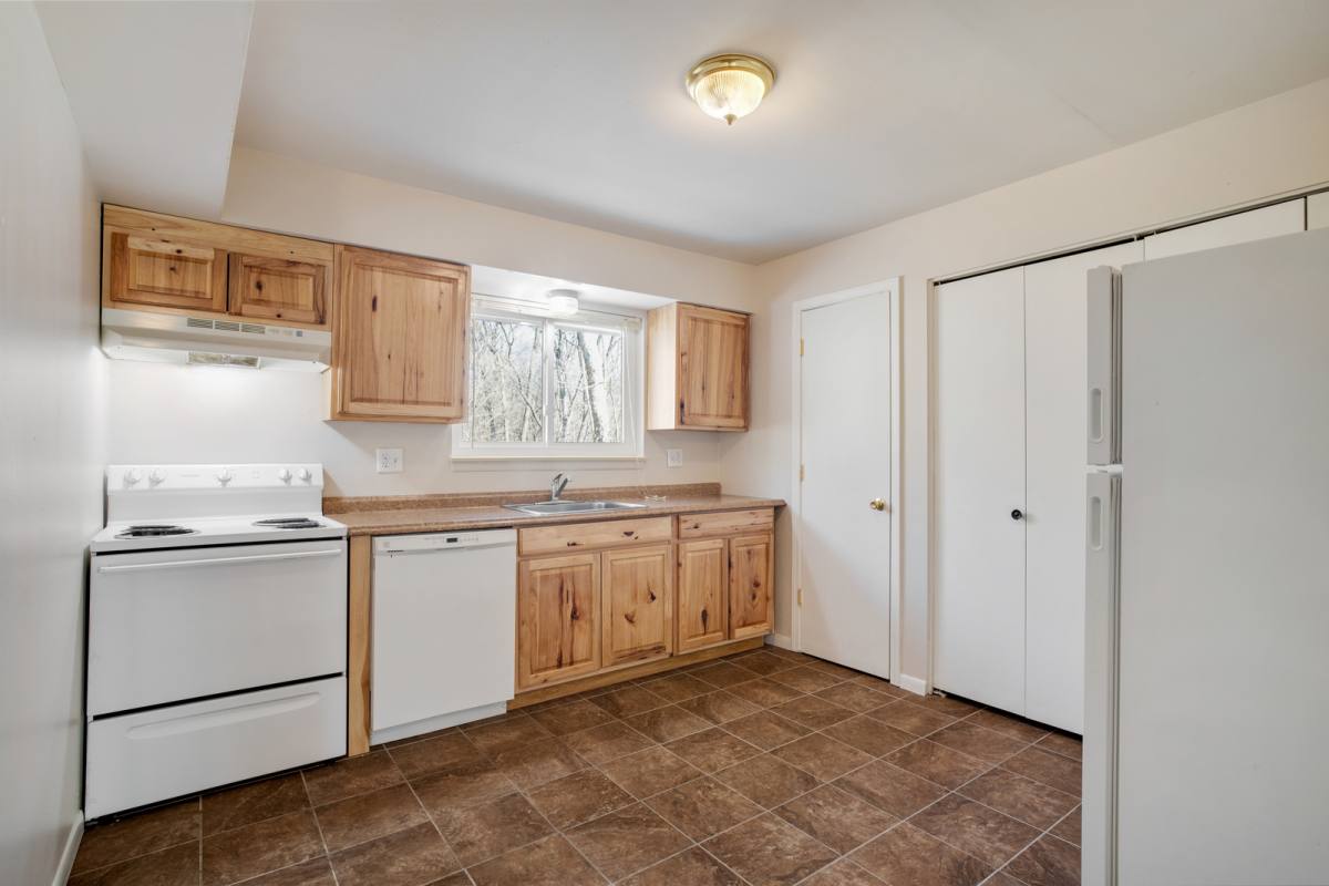 Townhouse for rent at Windscape, 9001-9155 NW 57th St, Kansas City, MO 64152