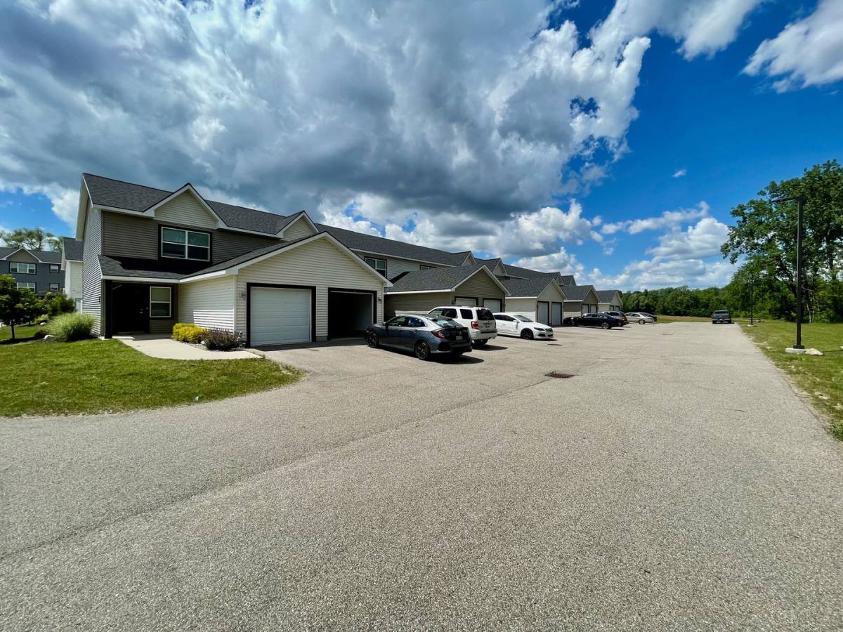 Townhouse for rent at 303 Baldwin St, Jenison, MI 49428