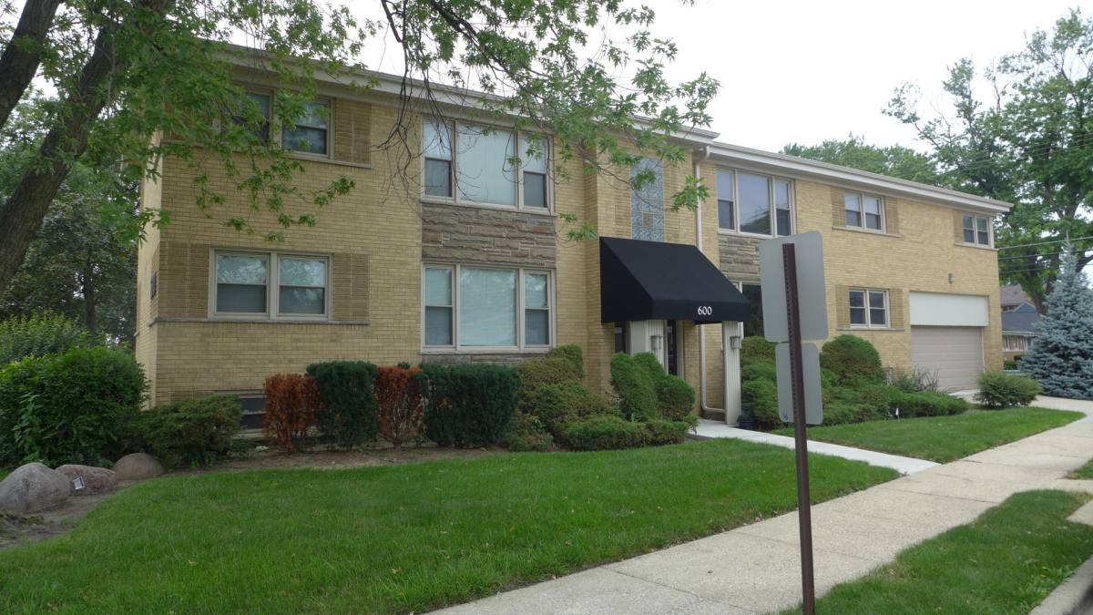 Apartment for rent at 600 Higgins Rd, Park Ridge, IL 60068