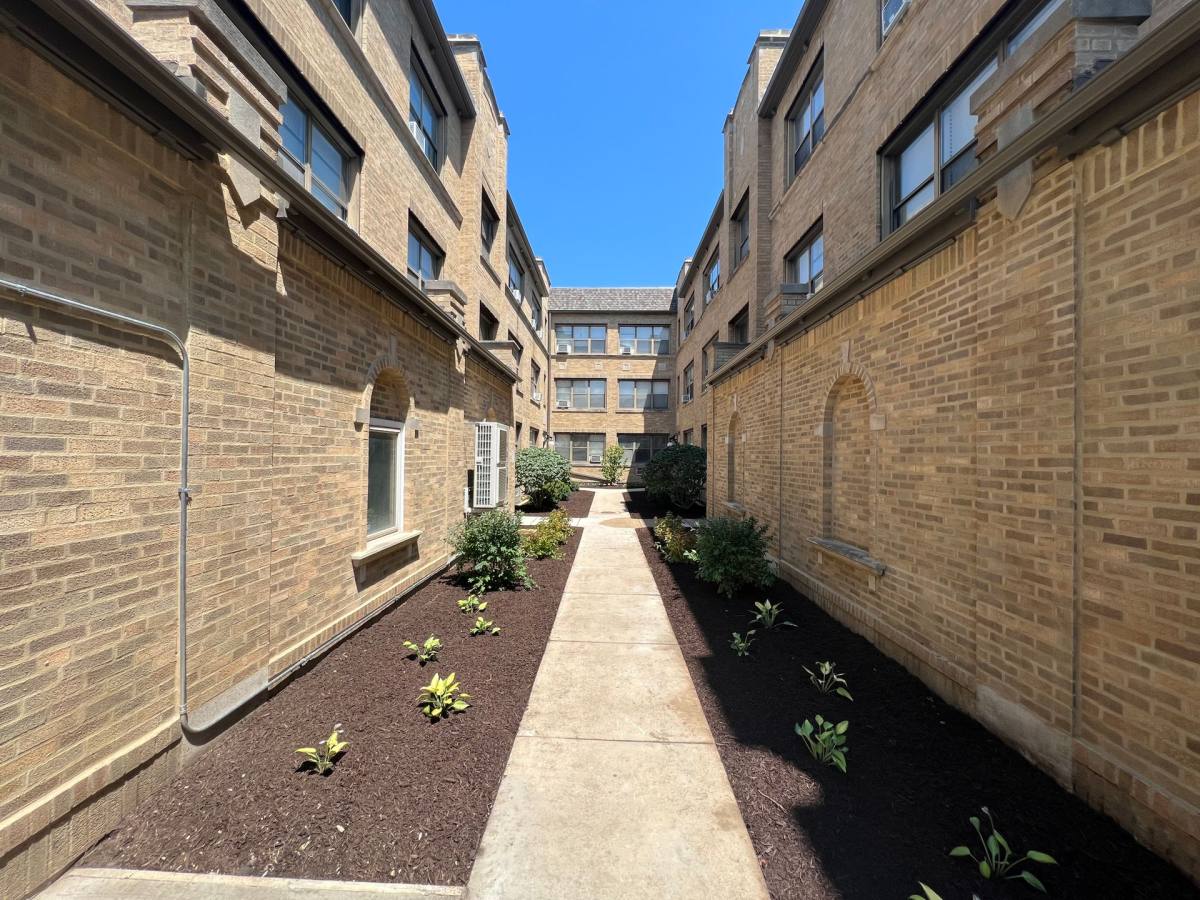 Apartment for rent at 1008-1010 Curtiss St, Downers Grove, IL 60515