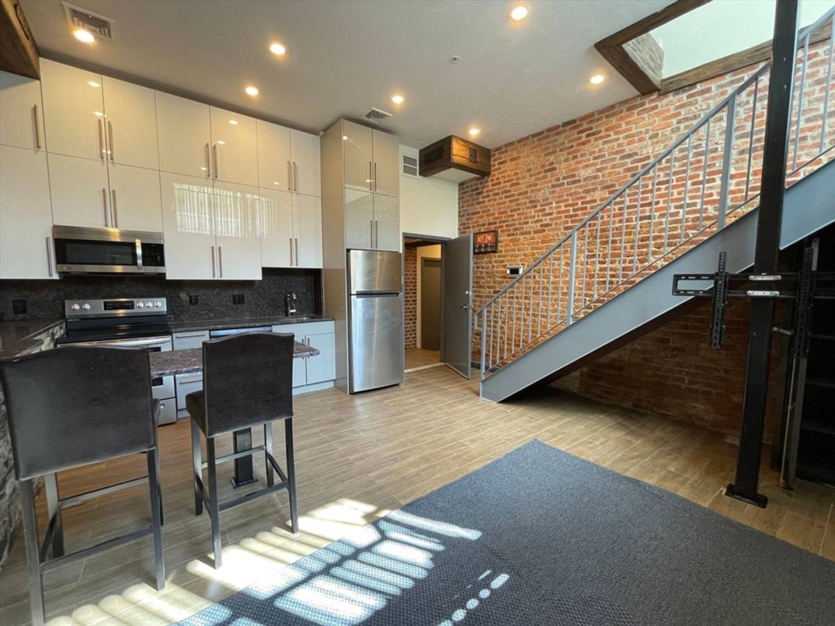Apartment for rent at 1036 Commonwealth Ave #102, Allston, MA 02134
