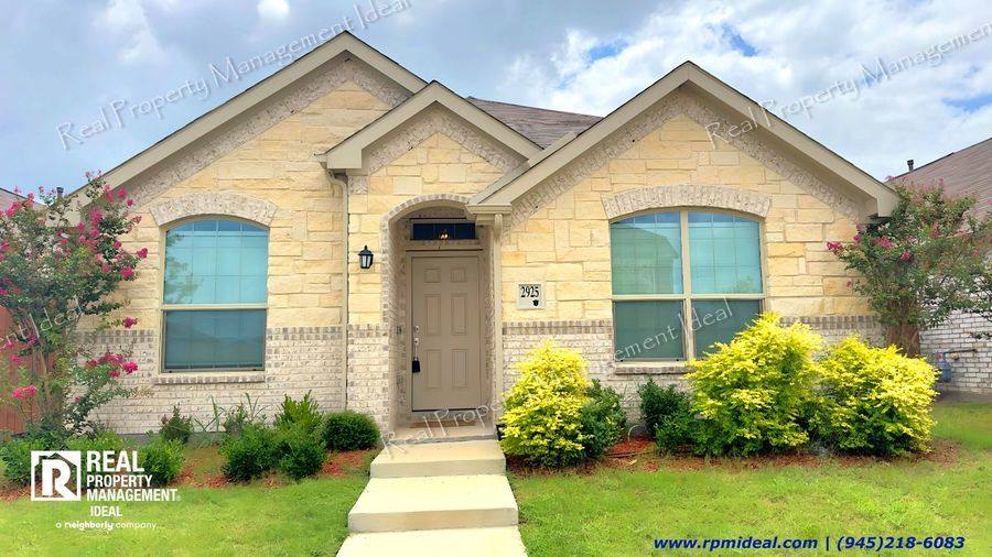 2925 Meadowlands Dr, Forney, TX 75126
