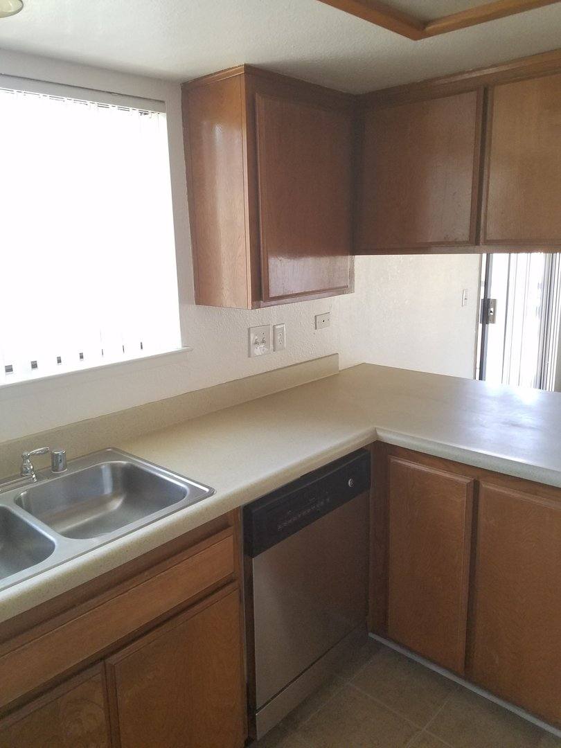Apartment for rent at 6900 Valleyview Dr, Bakersfield, CA 93306