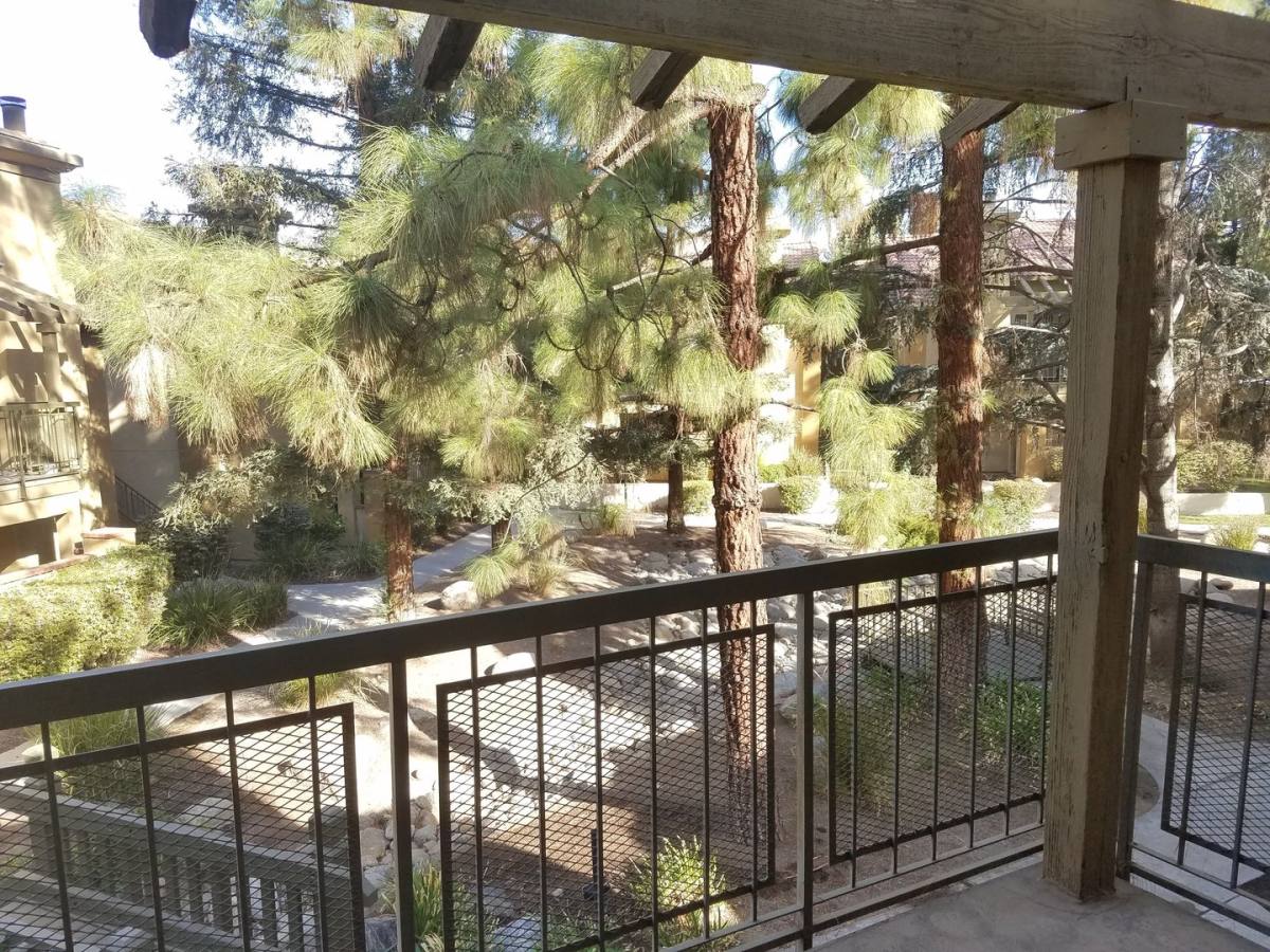 Apartment for rent at 6900 Valleyview Dr, Bakersfield, CA 93306