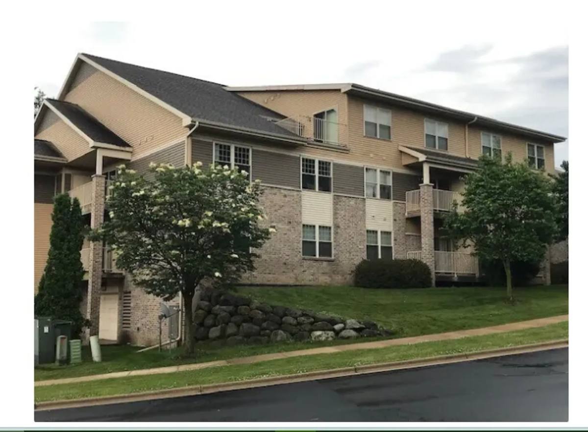 Apartment for rent at Woodland Commons McFarland, 5600 Lexington St, McFarland, WI 53558