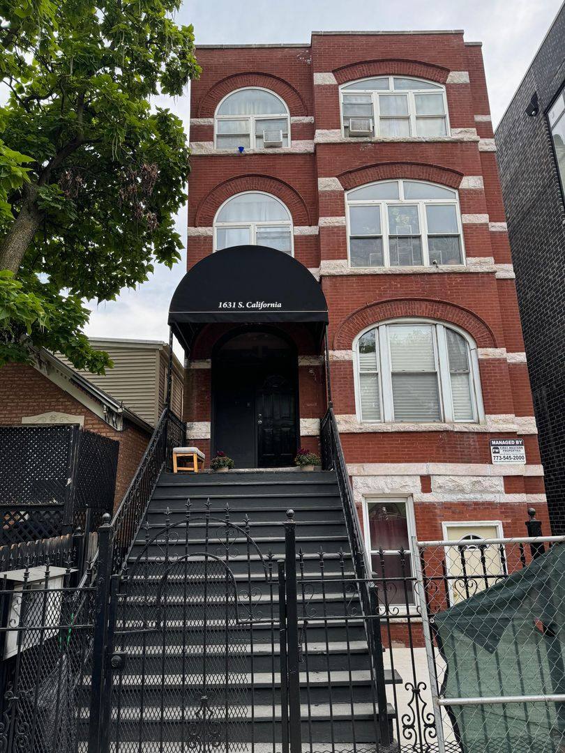 Apartment for rent at 1631 S California Ave, Chicago, IL 60608