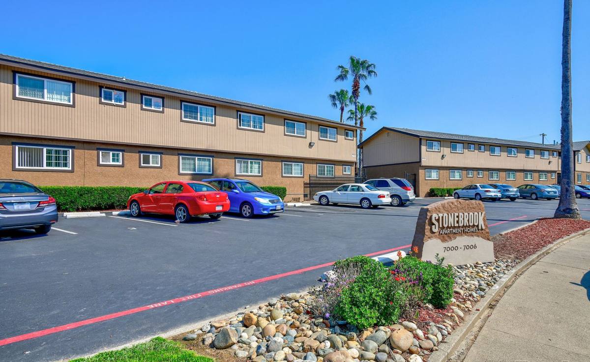 Apartment for rent at 7002 E Parkway, Sacramento, CA 95823