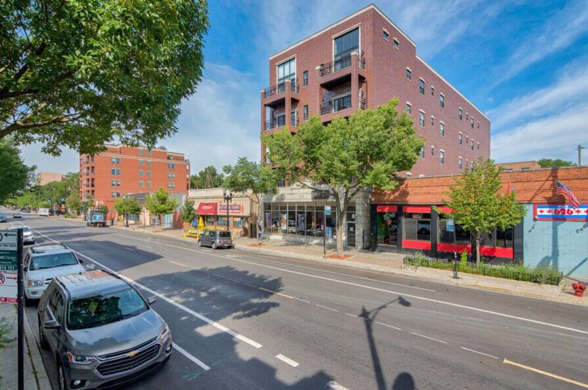 Apartment for rent at 1412 W Morse, Chicago, IL 60626