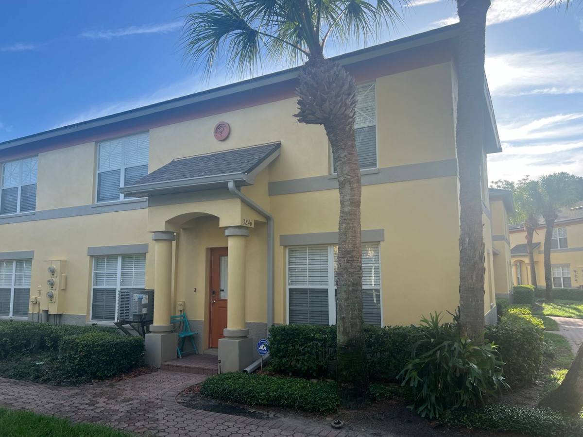 Townhouse for rent at 3846 Mandalay Dr, Saint Petersburg, FL 33705