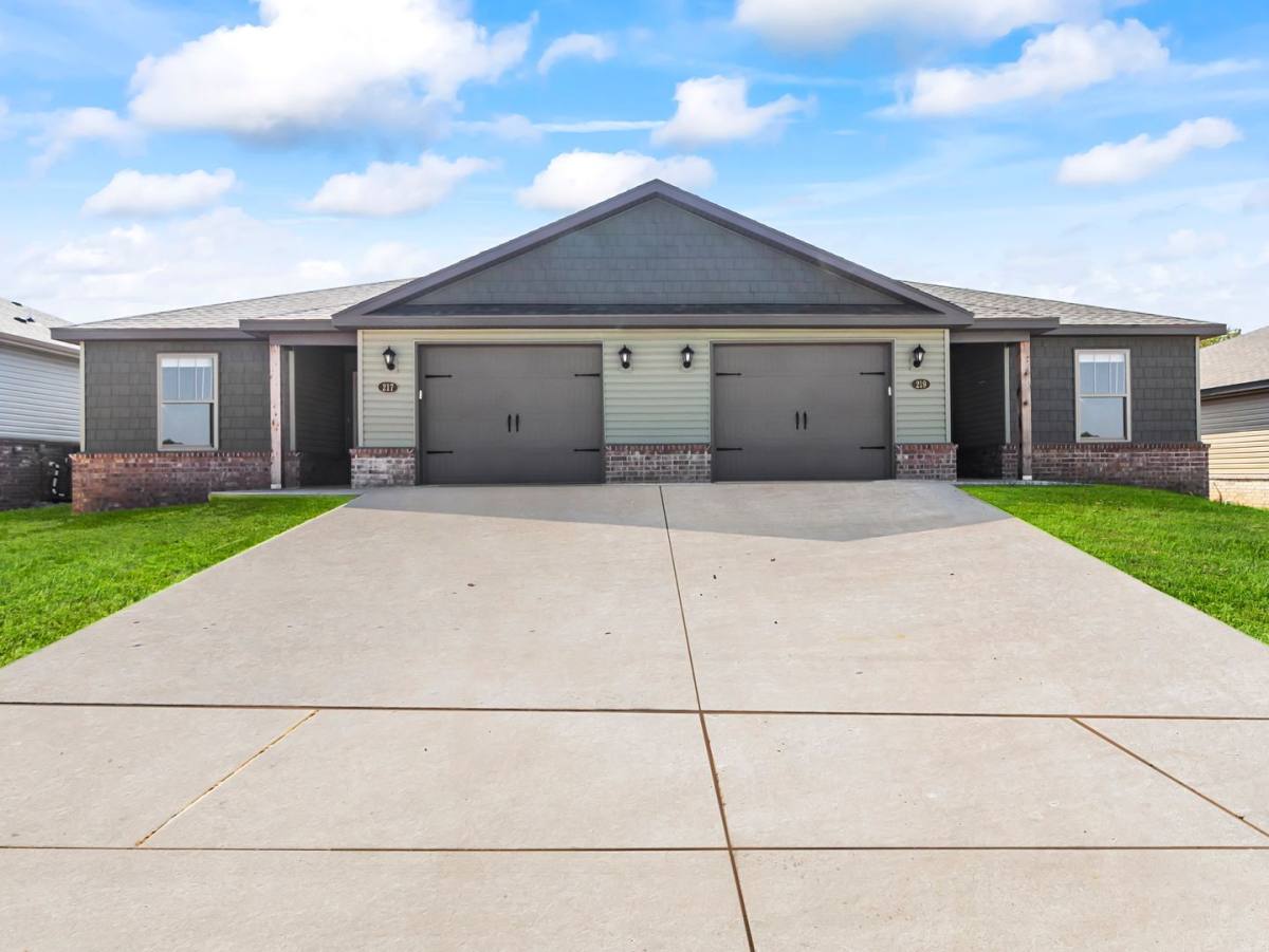 Apartment for rent at 111 NW 63rd Ave, Bentonville, AR 72713