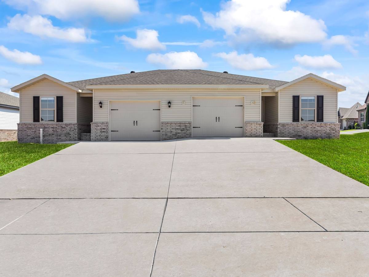 Apartment for rent at 111 NW 63rd Ave, Bentonville, AR 72713