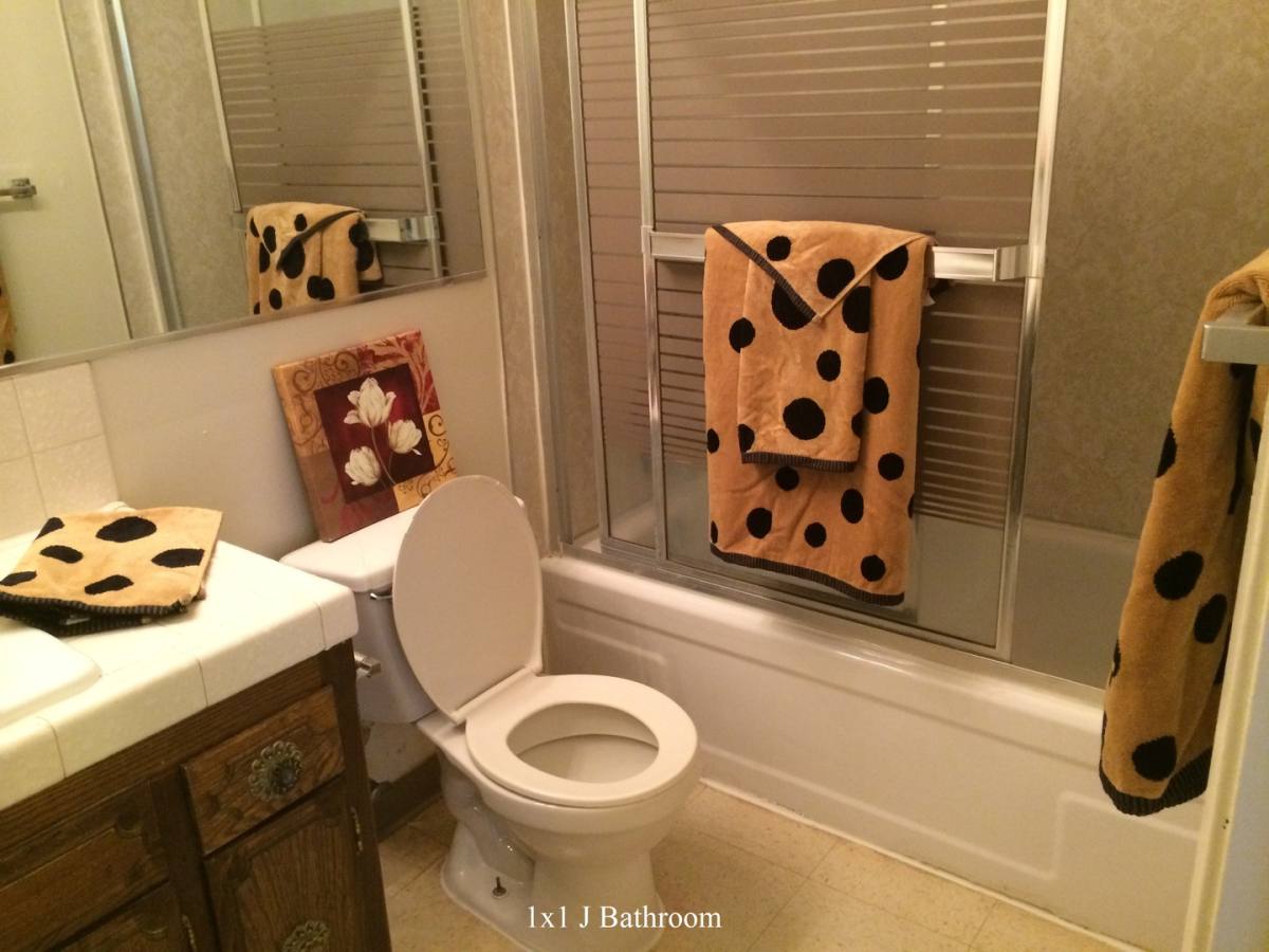 Apartment for rent at 526 E Barstow, Fresno, CA 93710