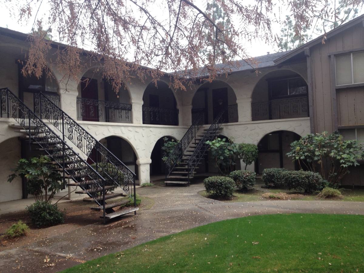 Apartment for rent at 526 E Barstow, Fresno, CA 93710