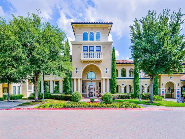 Apartment for rent at 635 E Royal Lane #C33, Irving, TX 75039