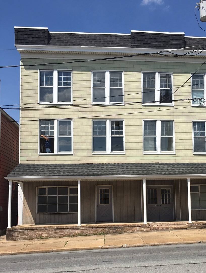Apartment for rent at 17 E Main St, Dallastown, PA 17313