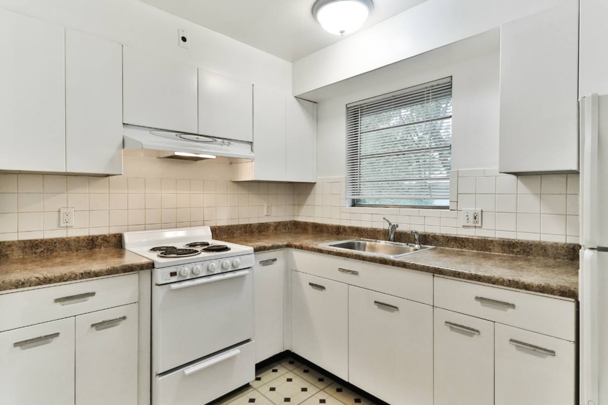 Apartment for rent at 8435-8449 Atherton Dr, Saint Louis, MO 63130
