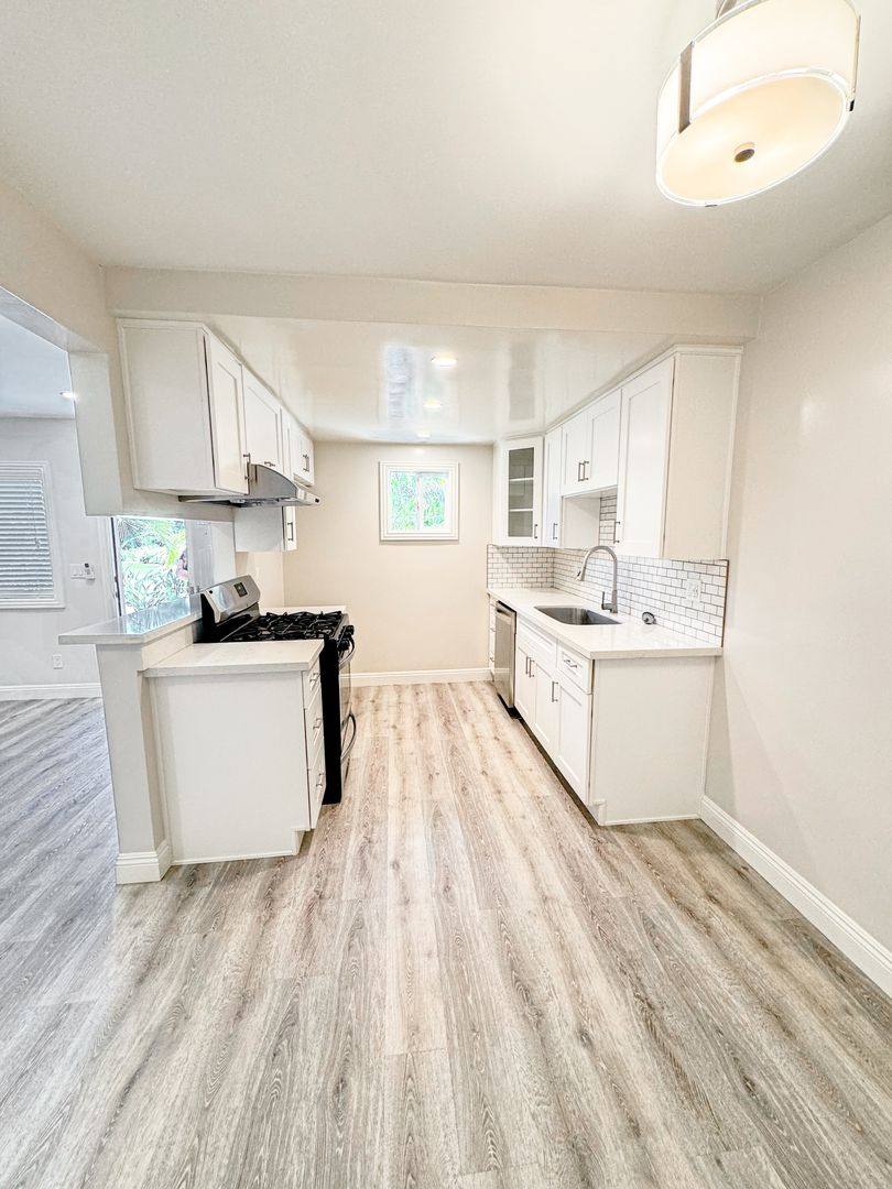 Apartment for rent at 816 S Marguerita Ave, Alhambra, CA 91803