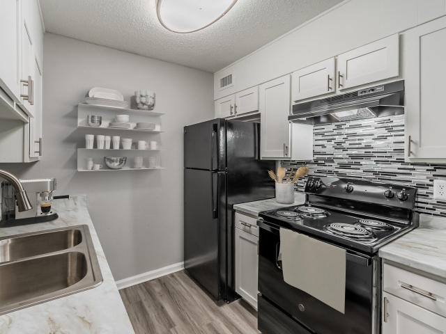 Apartment for rent at 602 W Pioneer Parkway #E33, Grand Prairie, TX 75051