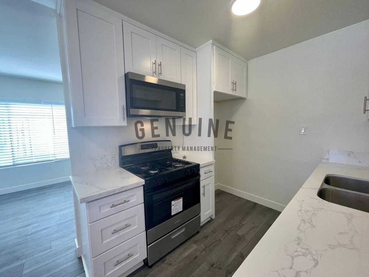 Apartment for rent at 130 W Wilson Ave, Orange, CA 92867