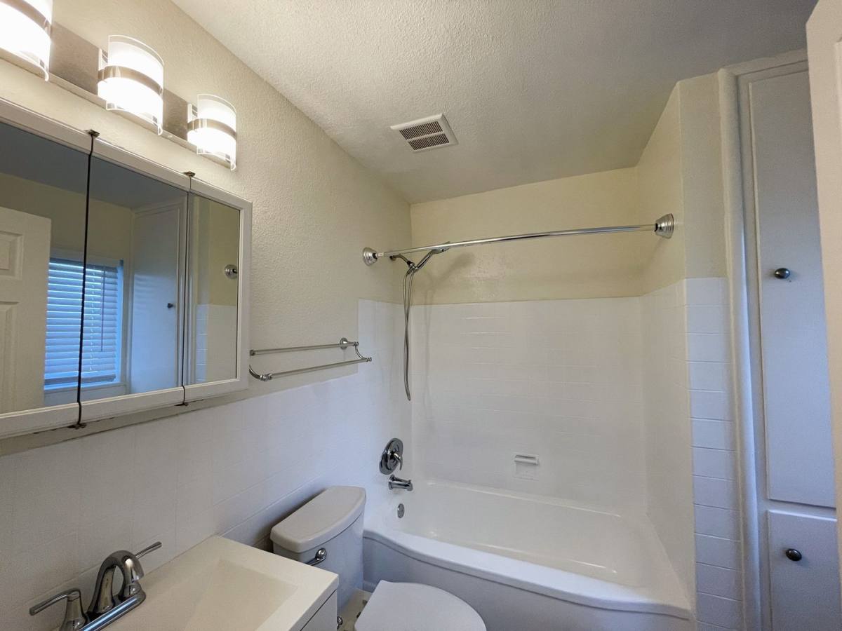 Apartment for rent at 2951 Calderwood Lane, Sacramento, CA 95821