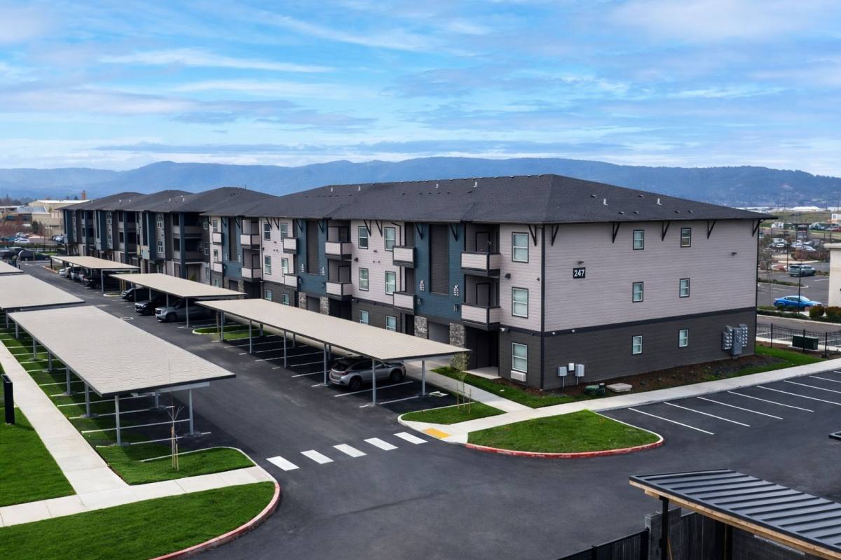 Apartment for rent at 237 E McAndrews Rd, Medford, OR 97501